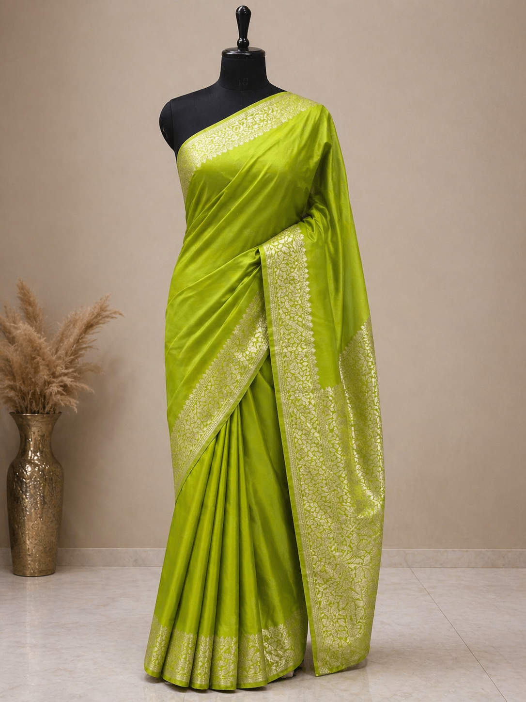 ParrotGreen-Weaving Pallu-Banarasi Silk Saree