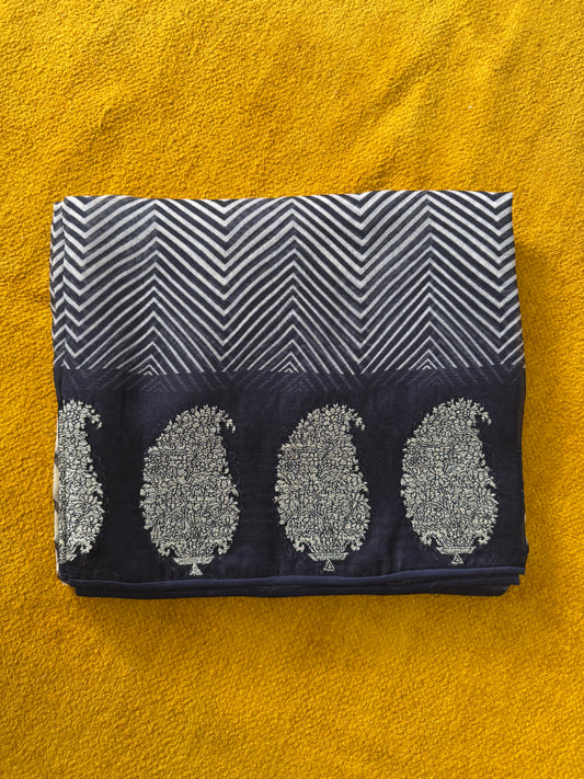 Navy Blue Organza Silk Saree | Zig Zag Print & Zari Embroidered Buta