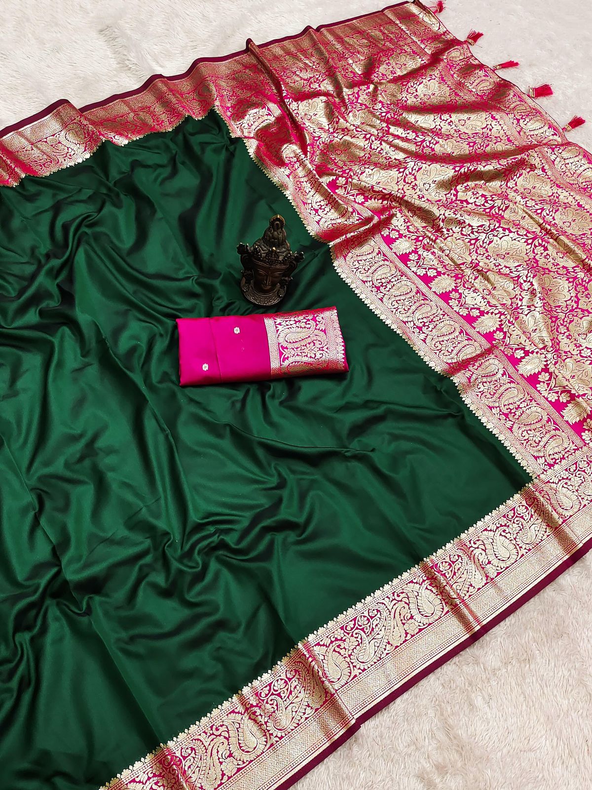 Green n Pink-Contrast Pallu-Banarasi Silk Saree