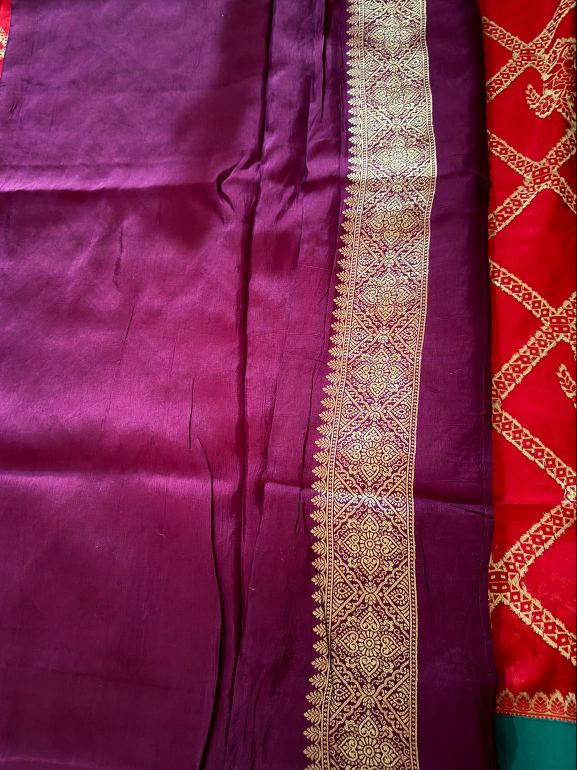 Red n Purple-Geometric Pattern-Banarasi Crepe Silk Saree