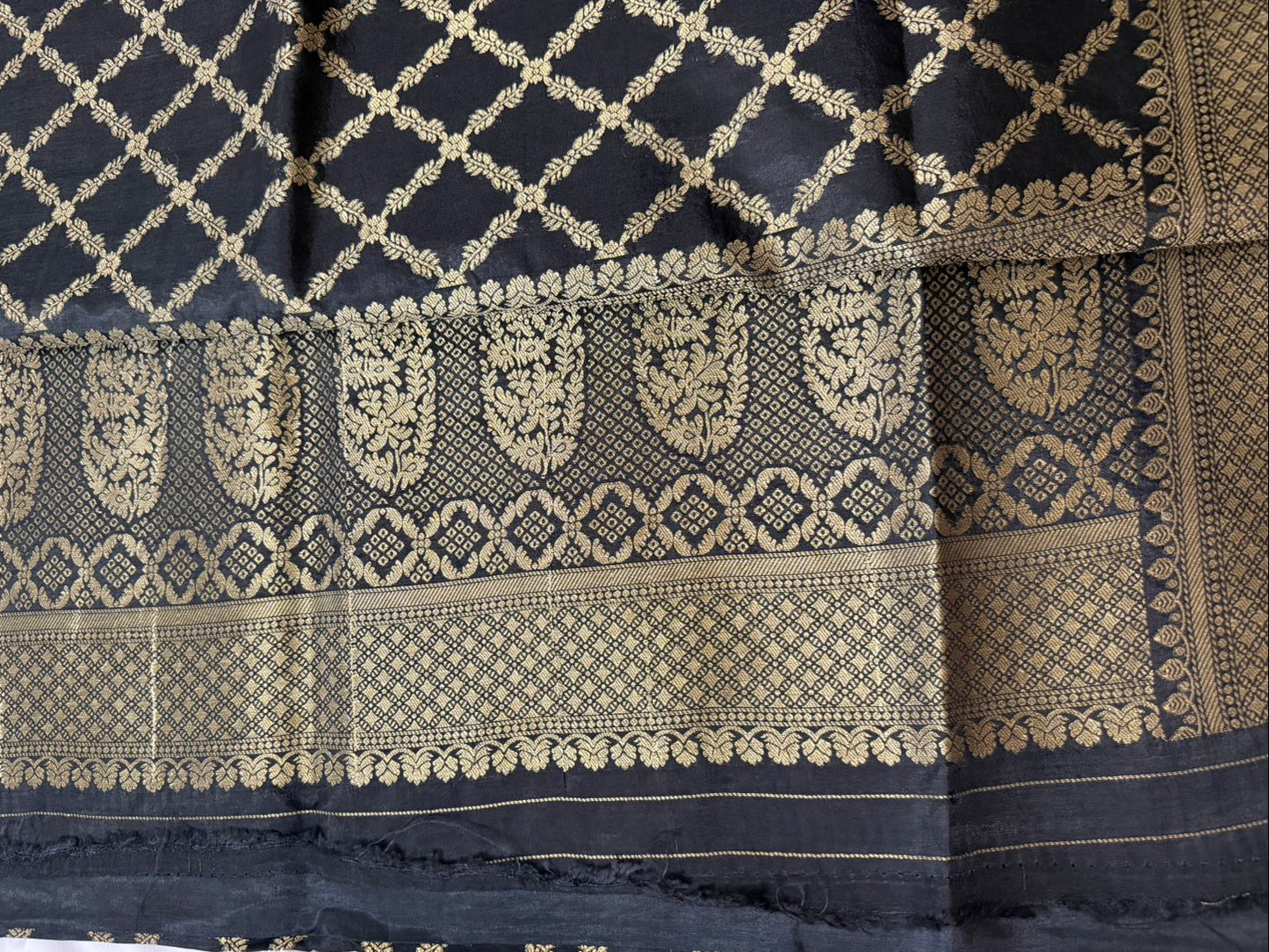 Black-Geometric Pattern-Banarasi Crepe Silk Saree