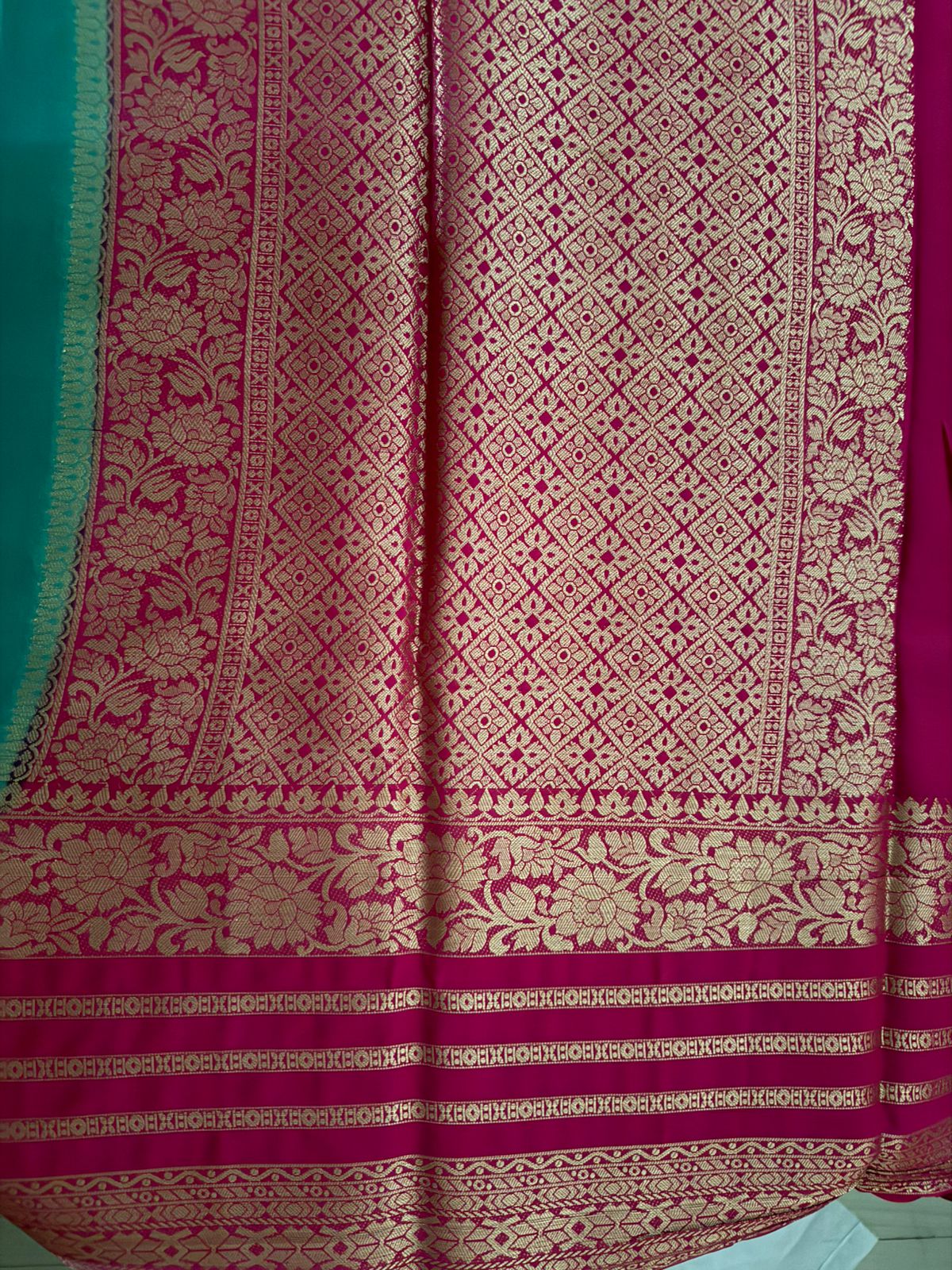 Emerald Green n Magenta Pink-Mysore Crepe Silk Saree